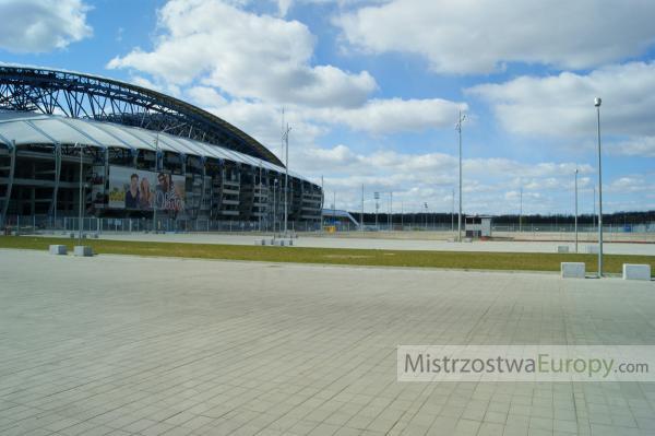 Stadion Poznań plac przed stadionem