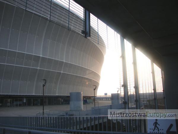 Stadion Wrocław droga spacerowa